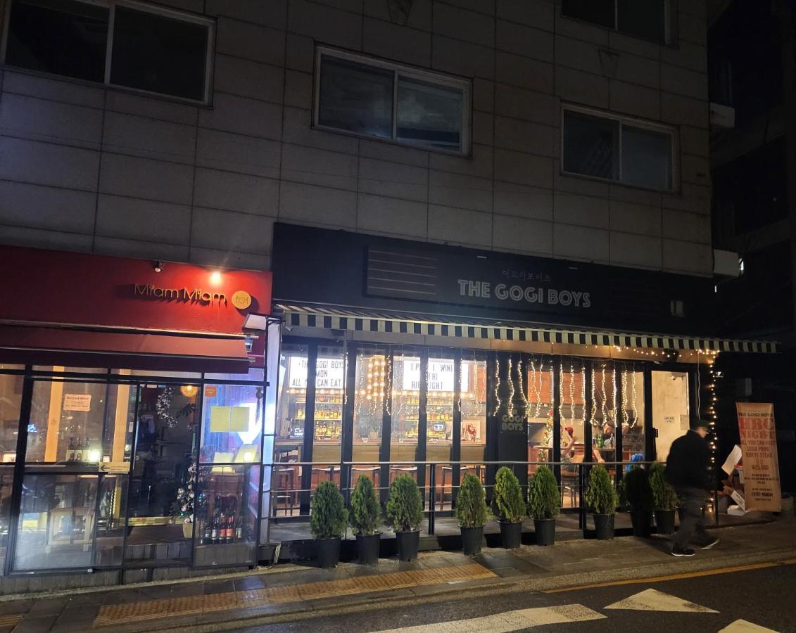 On The Main Street Of Hbc #4 Villa Seoul Exterior photo
